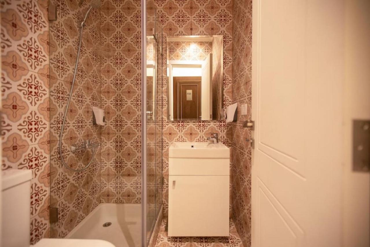 Teta Alias-501 In Mar Mikhael Apartment